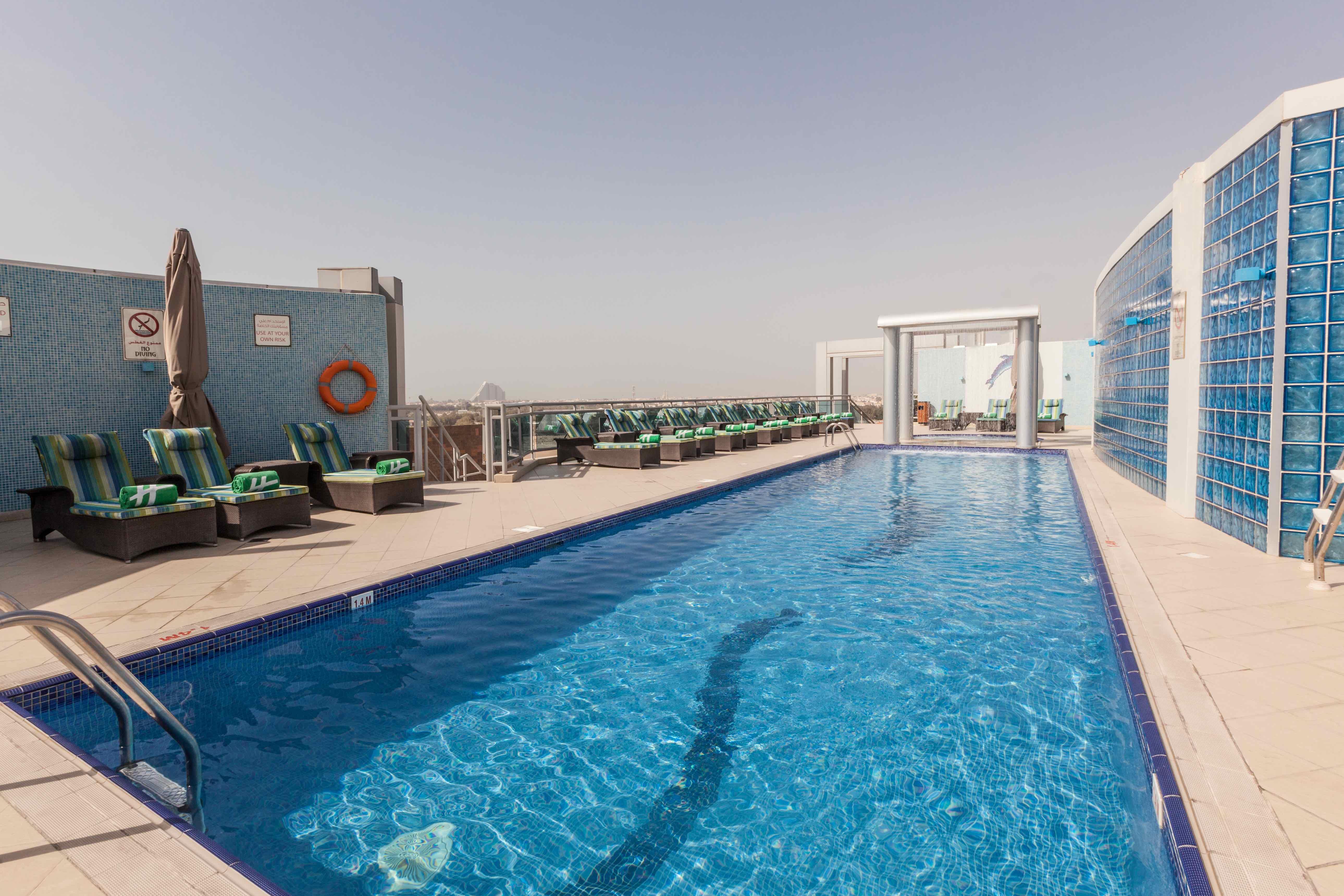 Holiday inn al maktoum airport. Аль барша Дубай. Holiday Inn Dubai al Barsha 4. Holiday Inn Dubai al Barsha, an IHG Hotel.